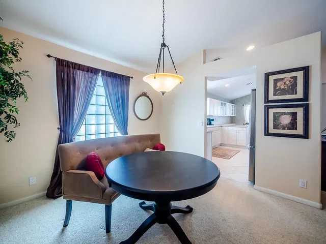 Residence photo 6