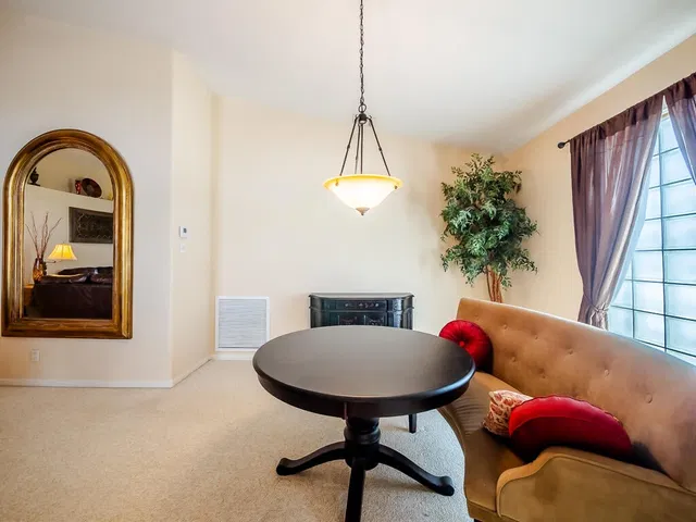  Residence photo 7