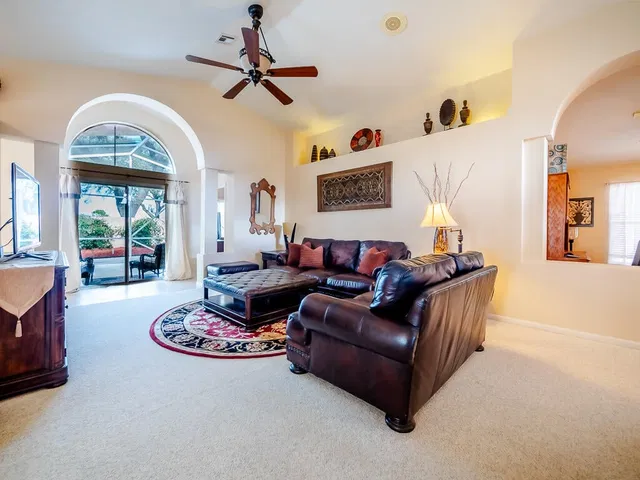  Residence photo 9