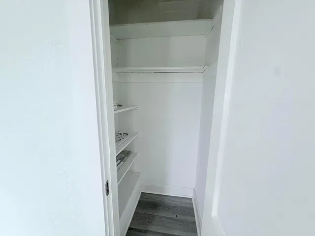 Unit 2 photo 11