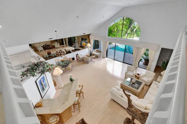 Frenchman's Creek Residence photo 13