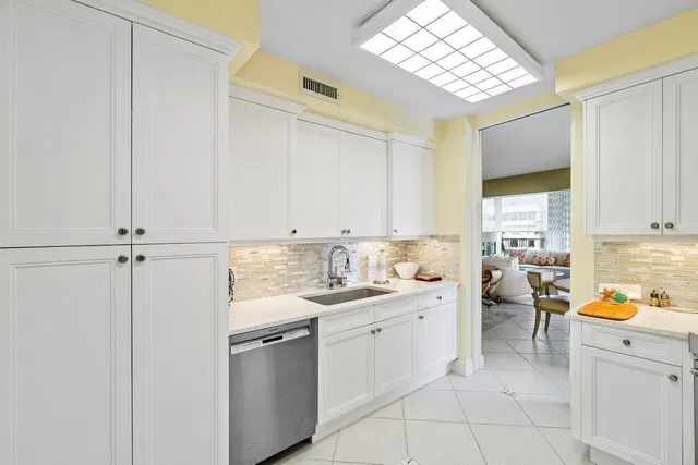 Palm Beach Towers, Palm Beach Unit B 505 photo 6