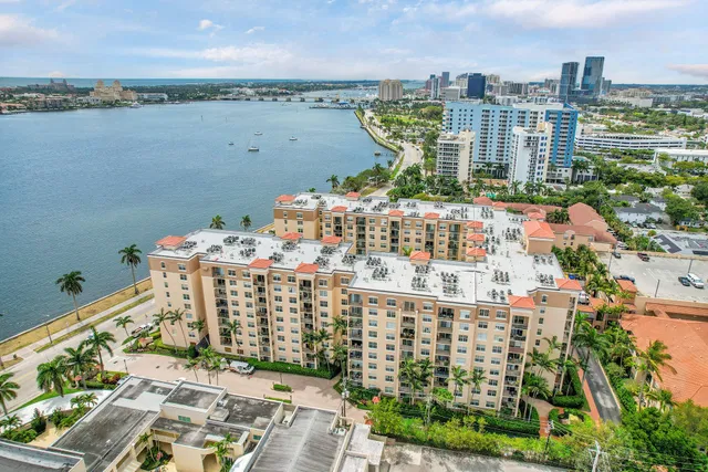 Flagler Pointe Unit 231 photo 2