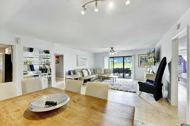 Residence photo 2