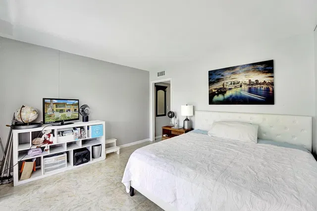 Residence photo 11