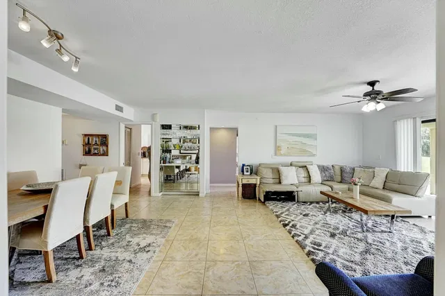 Residence photo 21