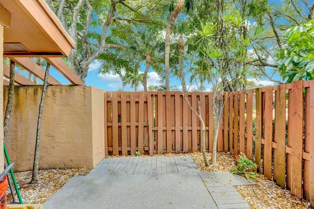 Residence photo 25