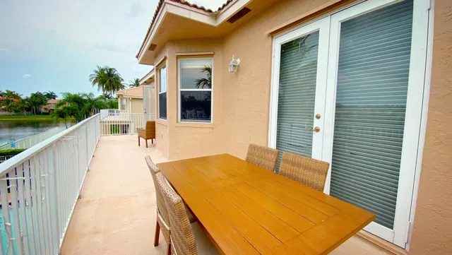 Residence photo 16