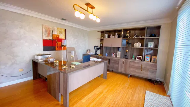 Residence photo 56