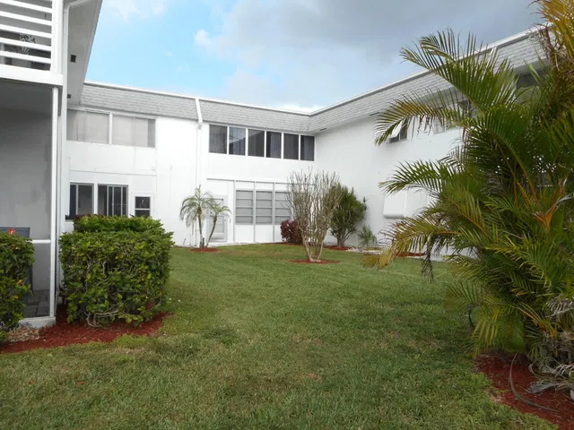 Unit 106 photo 3