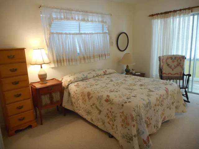 Unit 106 photo 15