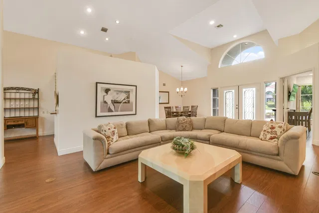 Harbour Ridge Residence photo 9