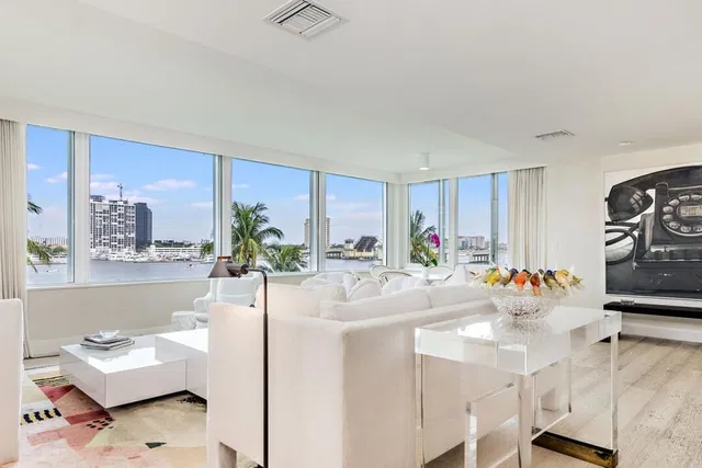 44 Cocoanut Row #320b