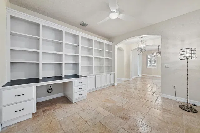 Canterbury Place Residence photo 13