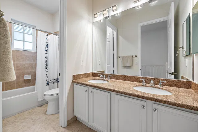 Canterbury Place Residence photo 20