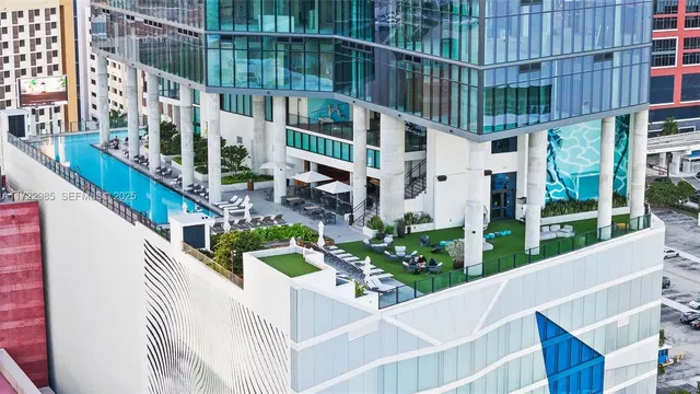 The Elser Hotel & Residences 3209