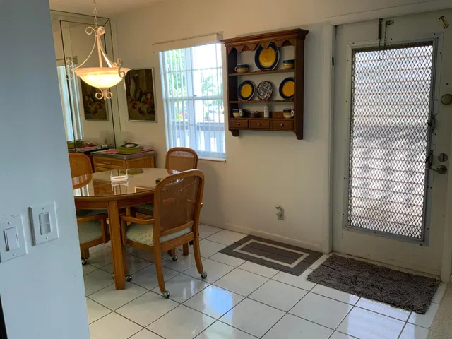 Residence photo 2