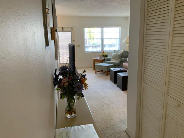 Residence photo 3