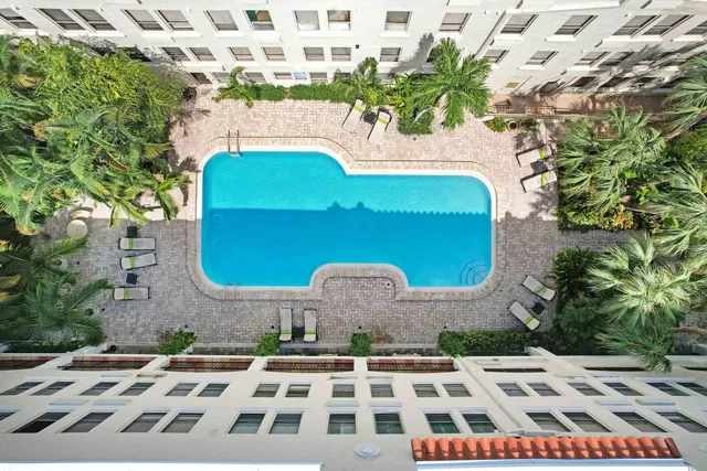 235 Sunrise Avenue #3225