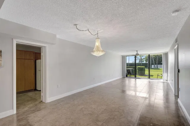 Unit 104 photo 6