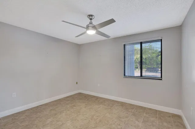 Unit 104 photo 18