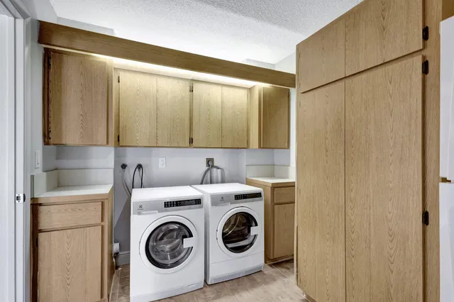 Unit 104 photo 22