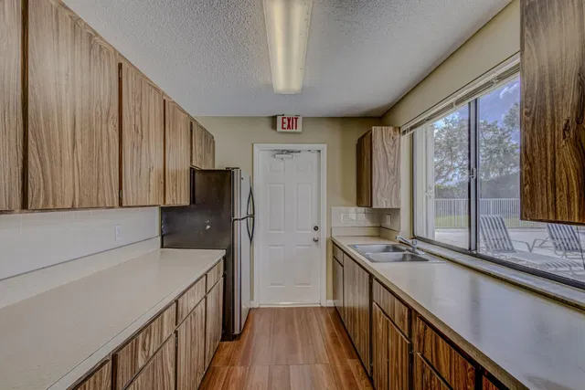 Unit 104 photo 28