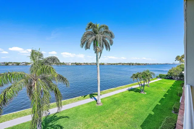 2160 Ibis Isle Road #9