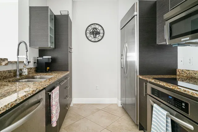 CityPlace South Tower Unit 1514 photo 7