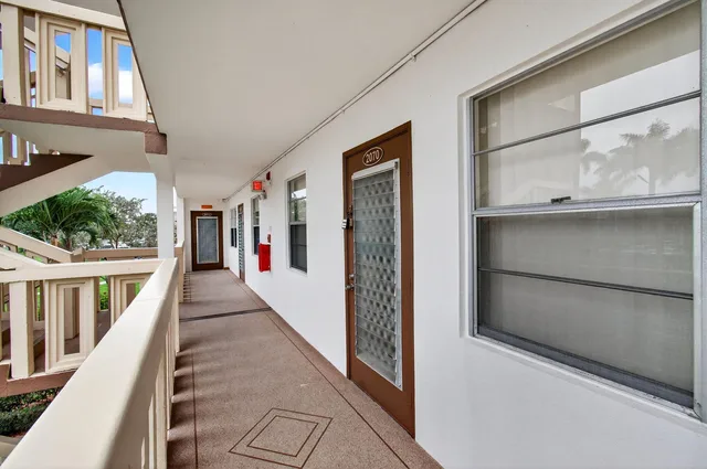 Residence photo 5
