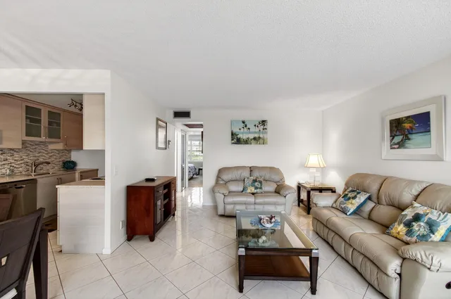 Residence photo 9