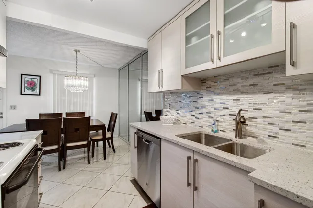 Residence photo 19