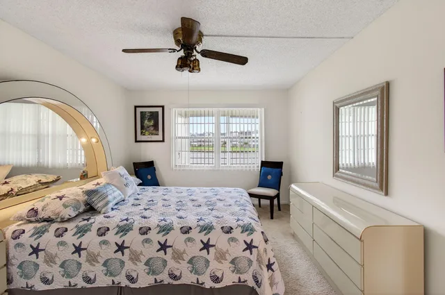 Residence photo 25