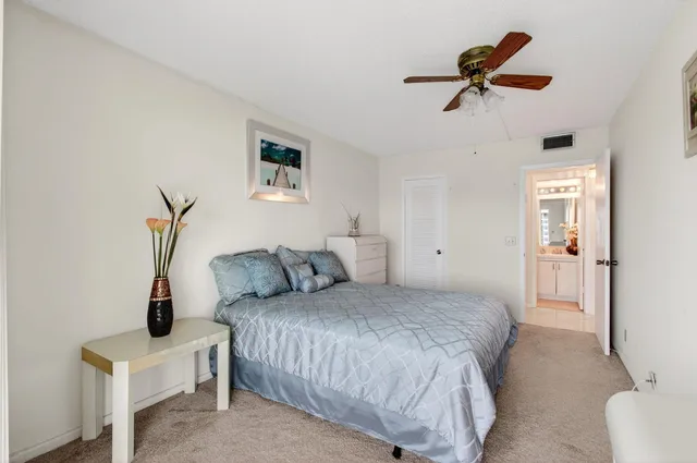 Residence photo 37