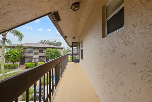 Unit C photo 20