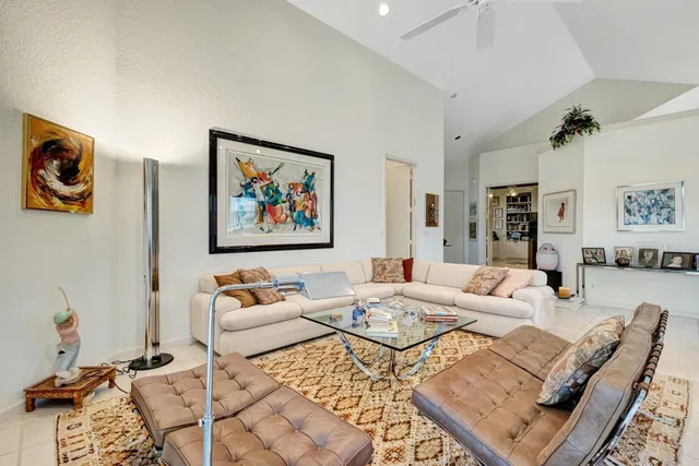 Residence photo 9