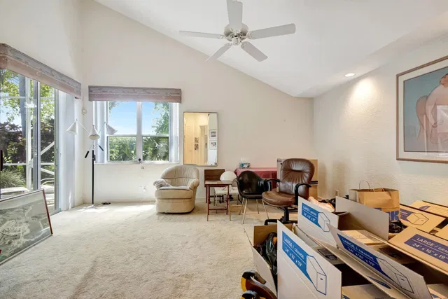 Residence photo 22