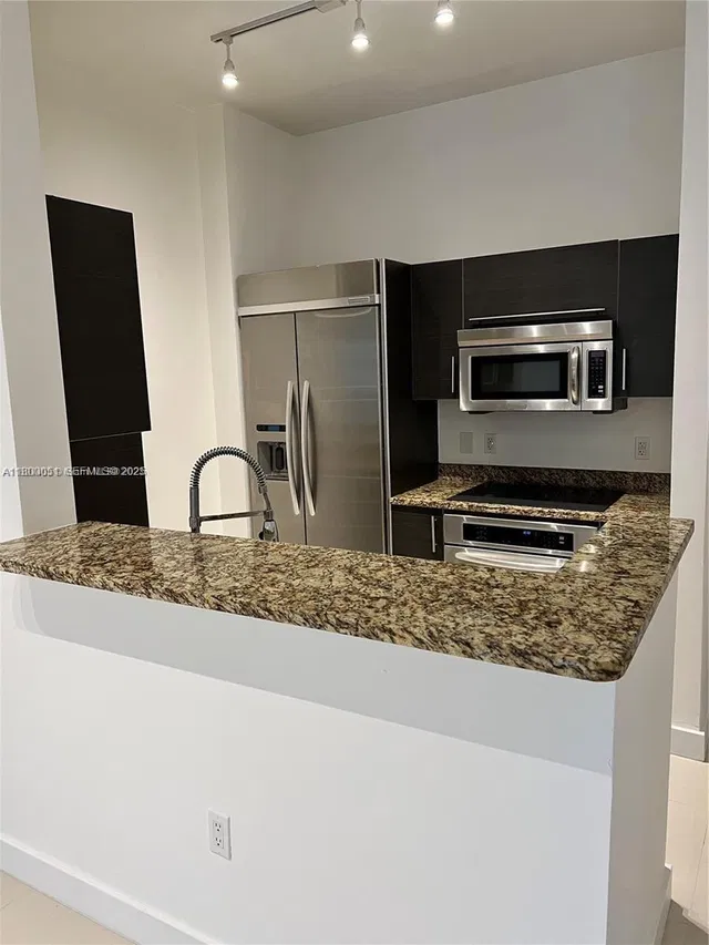 Cityplace South Tower Unit 214 photo 4