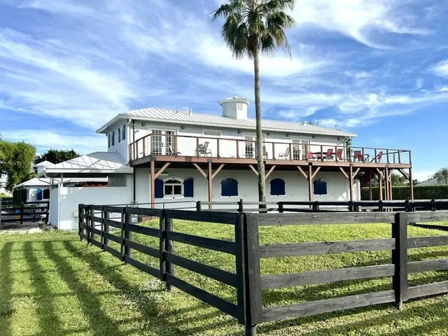 Saddle Trail Park Residence photo 12