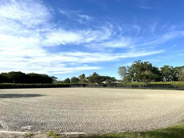 Saddle Trail Park Residence photo 26