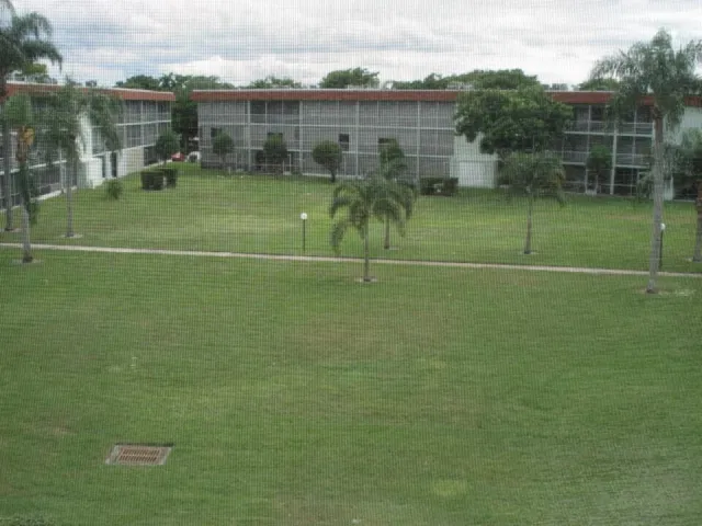 Unit 306 photo 16