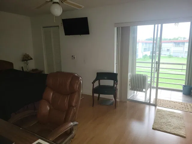 Unit 306 photo 23