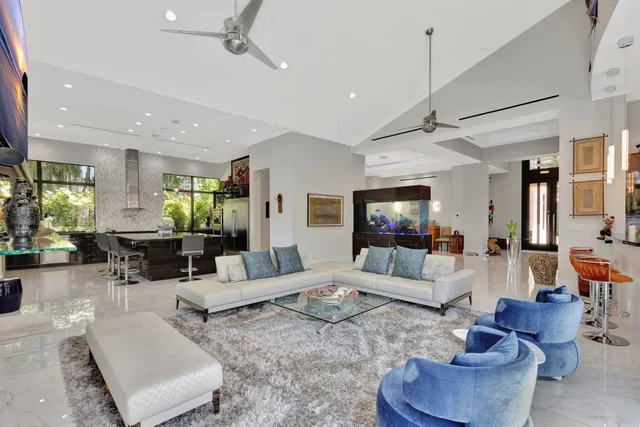 Frenchman's Creek Residence photo 13