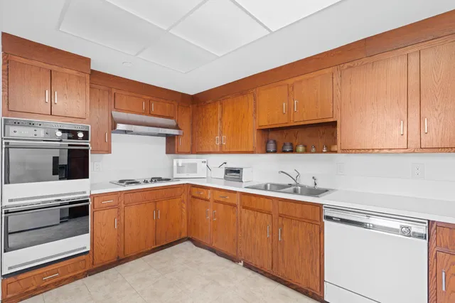 Palm Beach Biltmore Unit 304 photo 9