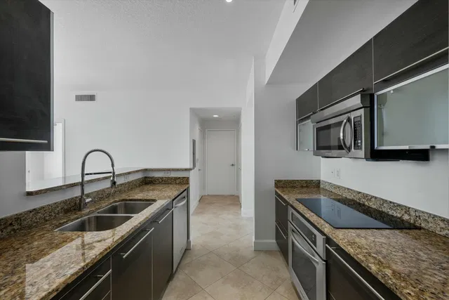 Cityplace South Tower Unit 1605 photo 5