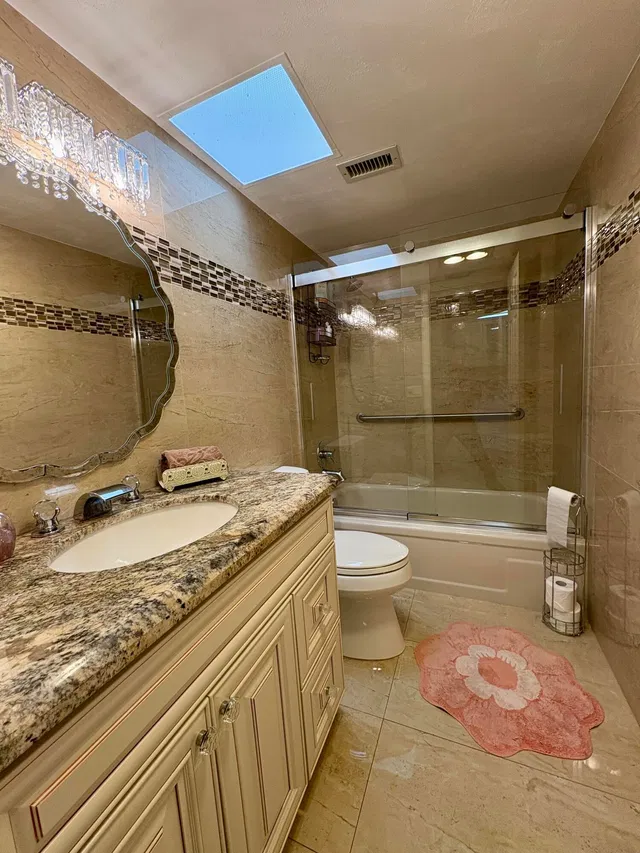 Unit 402 photo 11