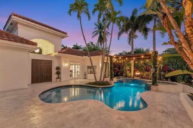 Seasons Residence photo 5