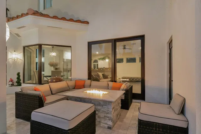 Seasons Residence photo 7