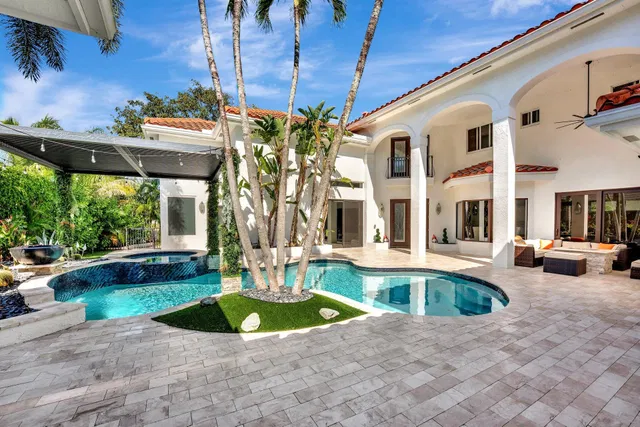 Seasons Residence photo 14