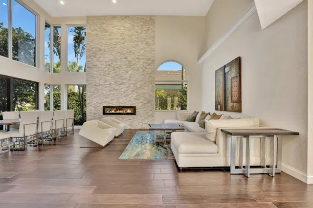 Seasons Residence photo 23
